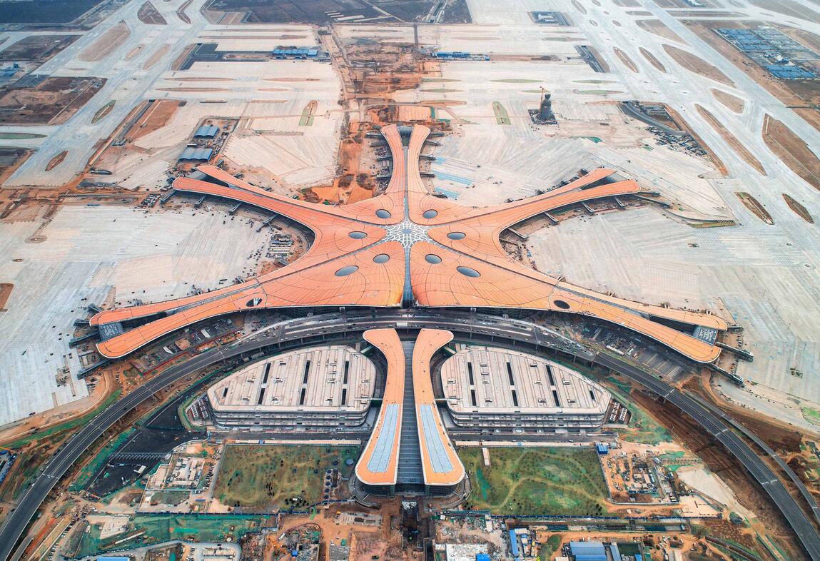 北京大興機(jī)場(chǎng)屋面、天溝融雪(圖1)